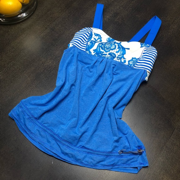 lululemon athletica Tops - LuLuLemon blue & white tank top
